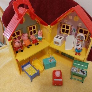 Peppa Pig House And Accessories